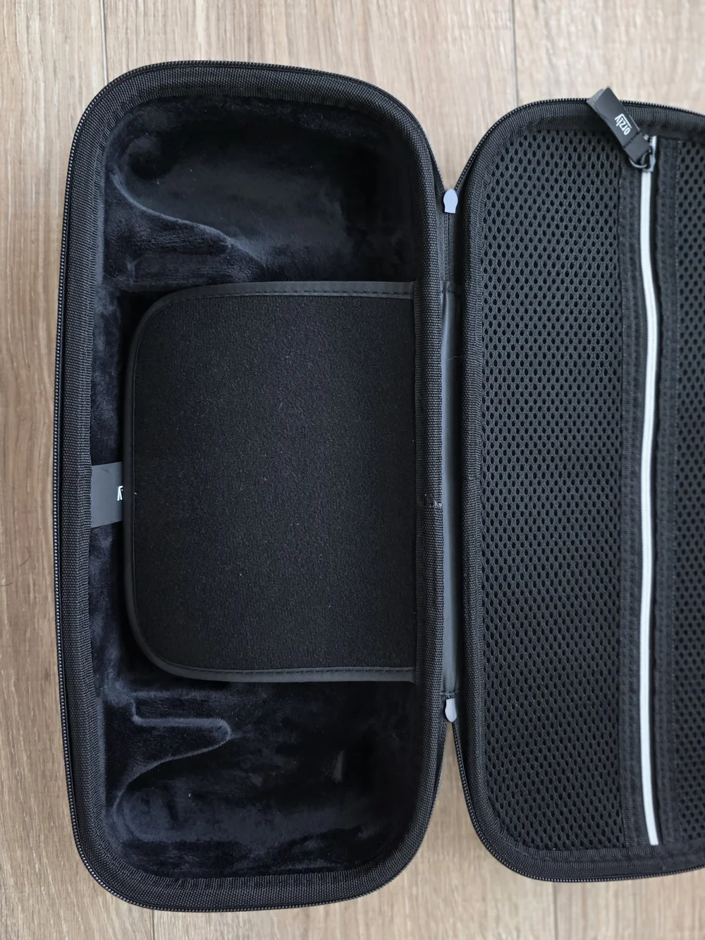 White VR Headset Carrying Case- PlayStation Portal Remote Player